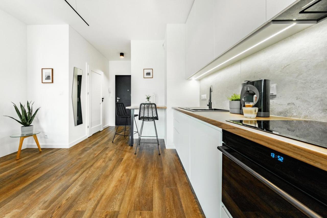 Mieszkanie Z Mini Ogrodkiem Hamak Brazylijski Warsaw Exterior photo